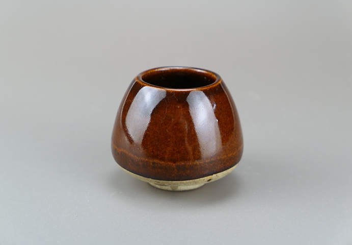古玩陶瓷紫金釉雞心罐真品鑒賞圖