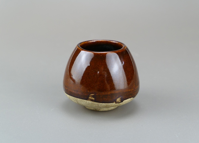 古玩陶瓷紫金釉雞心罐真品鑒賞圖