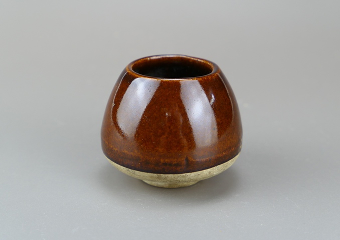 古玩陶瓷紫金釉雞心罐真品鑒賞圖