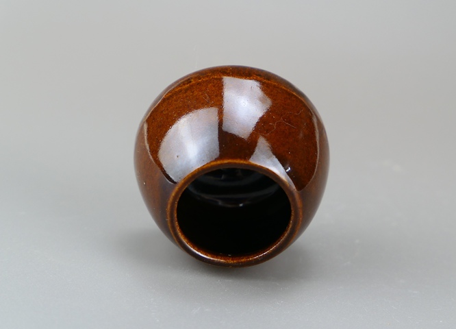 古玩陶瓷紫金釉雞心罐真品鑒賞圖