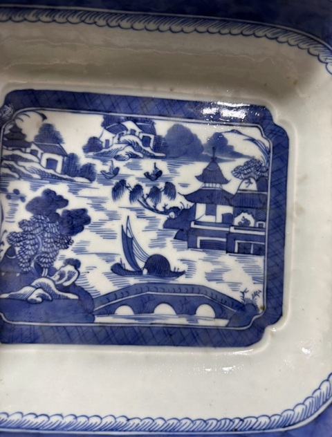 古玩陶瓷青花山水人物紋盤真品鑒賞圖