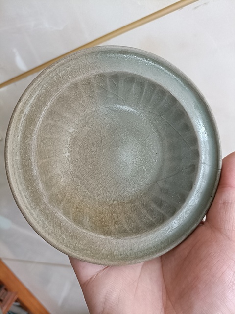 古玩陶瓷龍泉青瓷菊瓣折沿洗真品鑒賞圖
