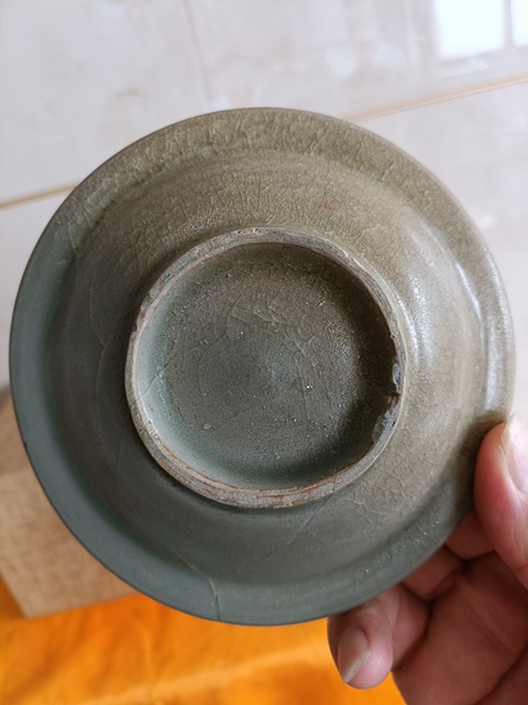 古玩陶瓷龍泉青瓷菊瓣折沿洗真品鑒賞圖