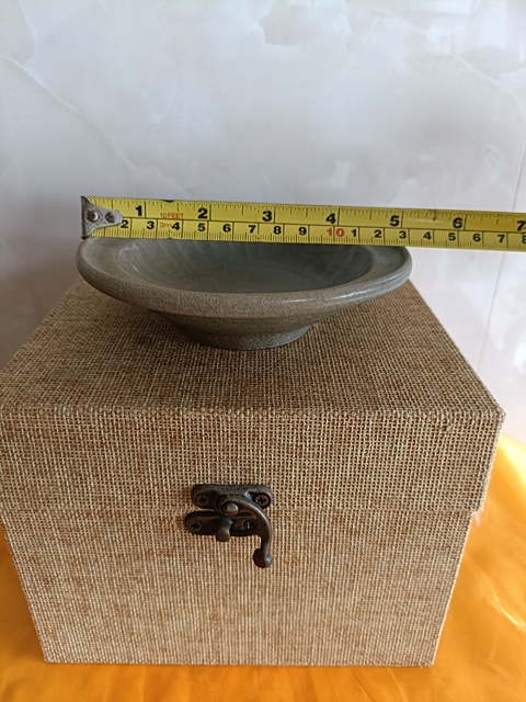 古玩陶瓷龍泉青瓷菊瓣折沿洗真品鑒賞圖