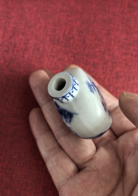 古玩陶瓷清晚期青花柳下雙駿鼻煙壺拍賣,當前價格4888元