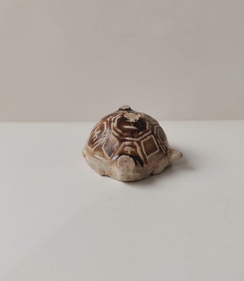 古玩陶瓷長沙窯褐釉龜拍賣,當前價格0元