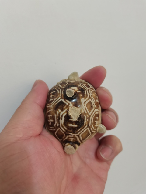 古玩陶瓷長沙窯褐釉龜拍賣,當前價格0元