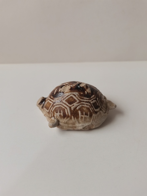 古玩陶瓷長沙窯褐釉龜拍賣,當前價格0元