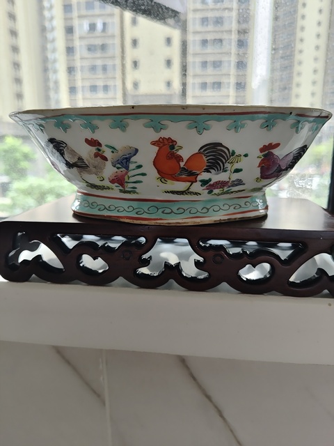 古玩陶瓷大雞圖粉彩貢碗真品鑒賞圖