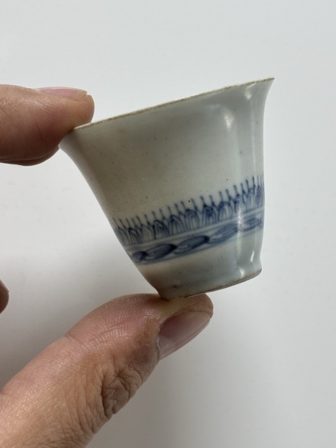 古玩陶瓷青花仰蓮紋紋杯真品鑒賞圖