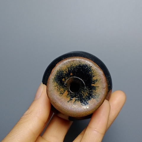 古玩陶瓷明代,磁州窯小瓷瓶拍賣,當(dāng)前價(jià)格388元