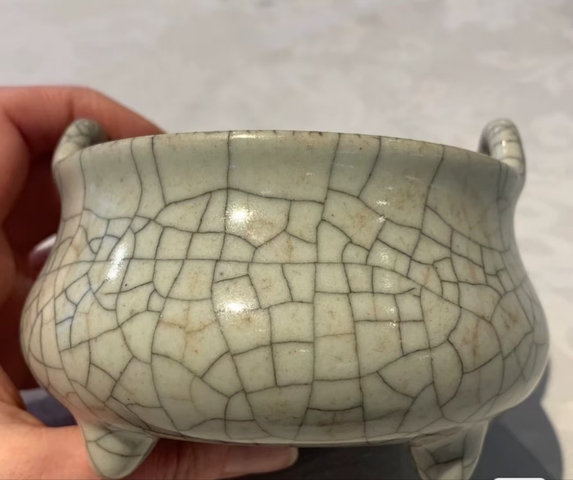 古玩陶瓷哥窯香爐真品鑒賞圖