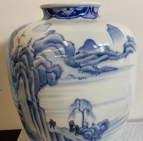 古玩陶瓷日本大正青花山水人物梅瓶真品鑒賞圖