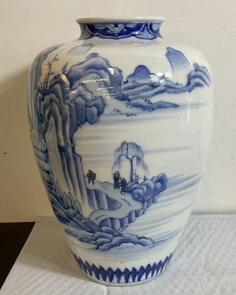 古玩陶瓷日本大正青花山水人物梅瓶真品鑒賞圖