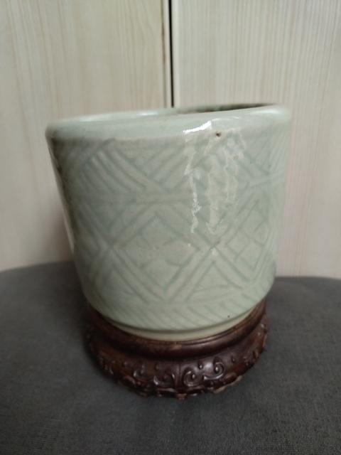 古玩陶瓷豆青釉幾何紋香爐真品鑒賞圖