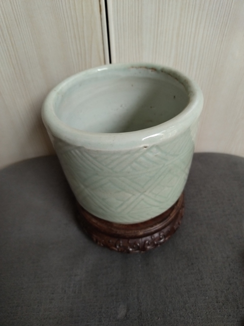 古玩陶瓷豆青釉幾何紋香爐真品鑒賞圖