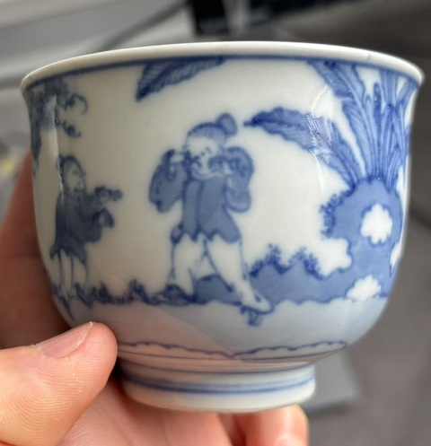 古玩陶瓷日本明治青花人物故事紋茶碗真品鑒賞圖