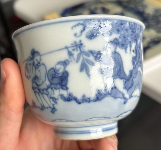 古玩陶瓷日本明治青花人物故事紋茶碗真品鑒賞圖