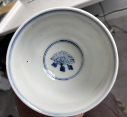 古玩陶瓷日本明治青花人物故事紋茶碗真品鑒賞圖