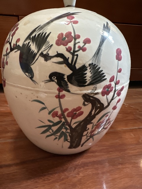 古玩陶瓷粉彩喜鵲登梅冬瓜罐真品鑒賞圖