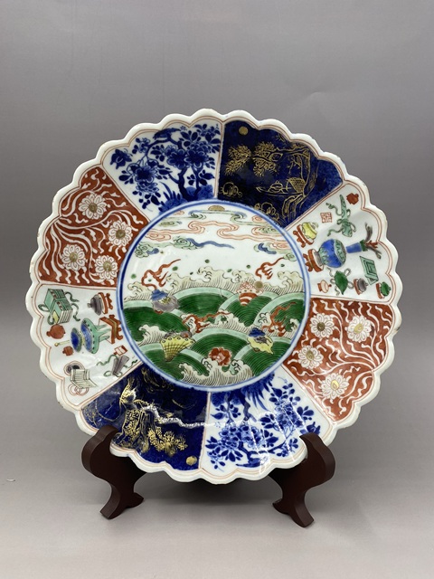 古玩陶瓷清康熙時期·青花五彩海獸紋葵口盤拍賣,當前價格8777元