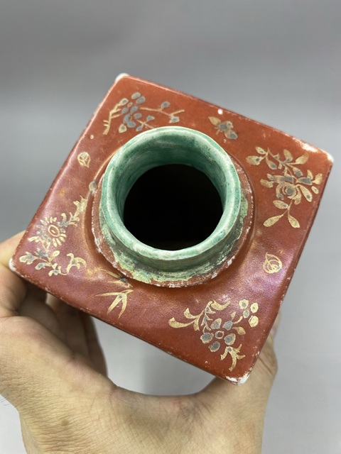 古玩陶瓷清乾隆·shanhu紅地描金開窗粉彩人物故事紋茶葉罐拍賣，當前價格5777元