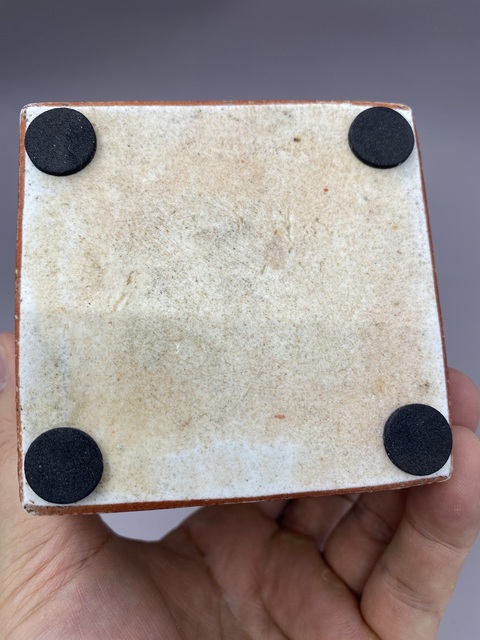 古玩陶瓷清乾隆·shanhu紅地描金開窗粉彩人物故事紋茶葉罐拍賣，當前價格5777元