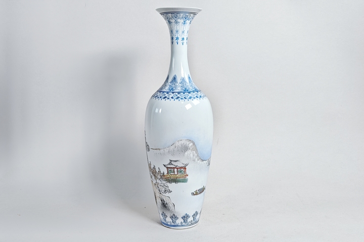 古玩陶瓷粉彩山水人物柳葉瓶拍賣,當前價格1000元
