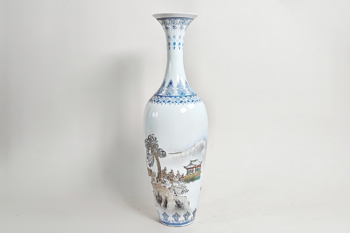 古玩陶瓷粉彩山水人物柳葉瓶拍賣,當前價格1000元