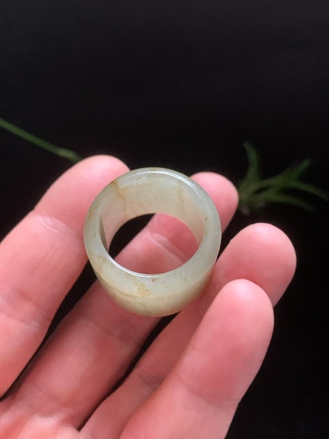 古玩玉器清代和田玉雕“素紋扳指”拍賣，當前價格8500元