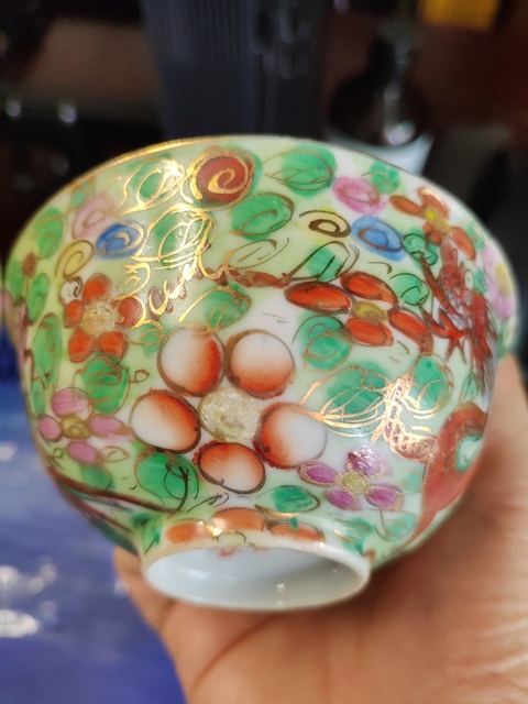 古玩陶瓷粉彩龍鳳紋茶碗真品鑒賞圖