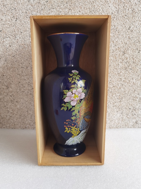 古玩陶瓷花鳥紋瓶拍賣,當(dāng)前價(jià)格450元