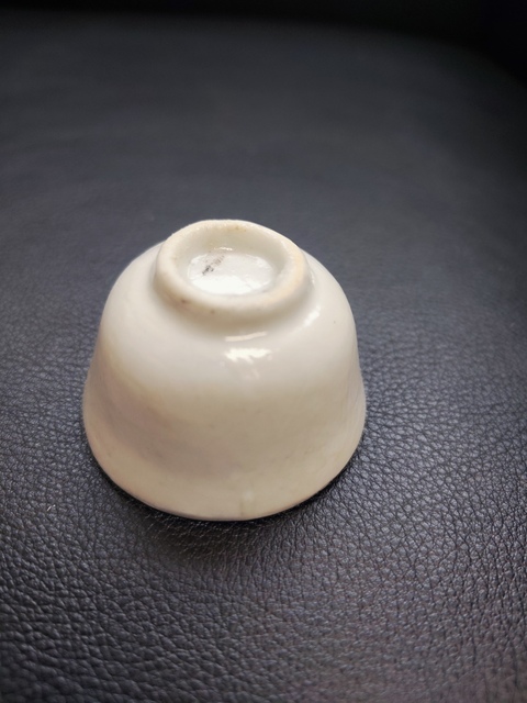 古玩陶瓷清代 德化窯小杯真品鑒賞圖