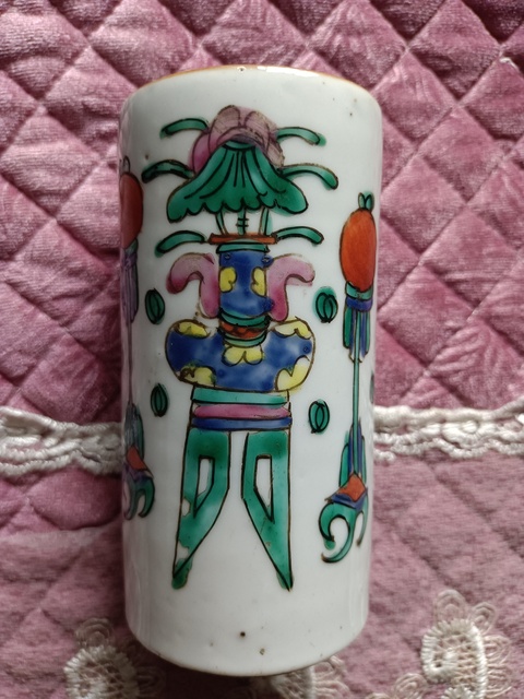 古玩陶瓷粉彩博古圖筆筒真品鑒賞圖