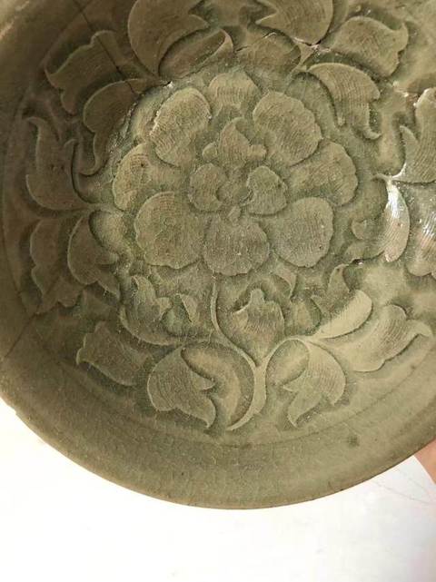 古玩陶瓷耀州窯青釉刻花盤真品鑒賞圖