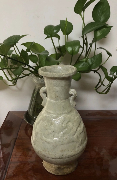 古玩陶瓷青白釉模印龍紋雙耳瓶真品鑒賞圖