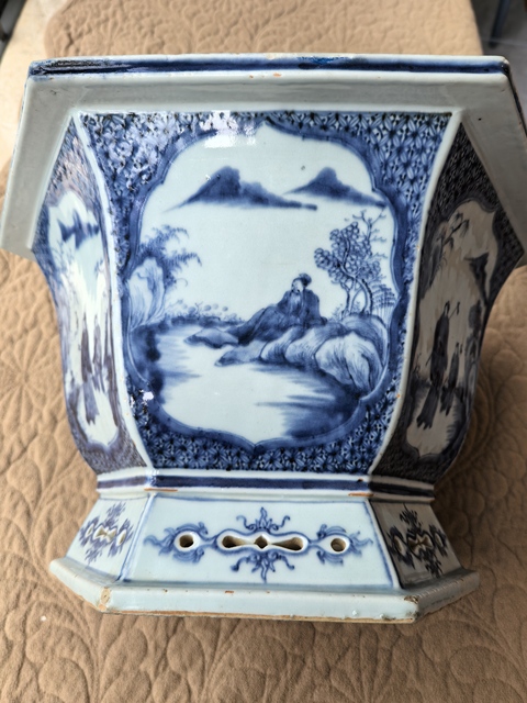古玩陶瓷清中早·青花高士人物紋六方花盆 真品鑒賞圖