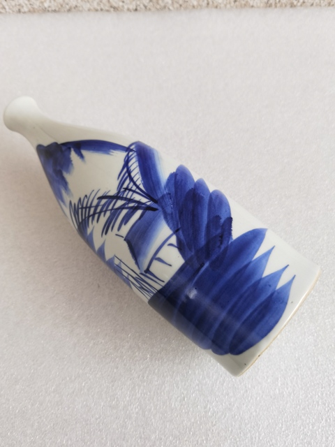 古玩陶瓷山水紋青花瓶拍賣,當前價格450元