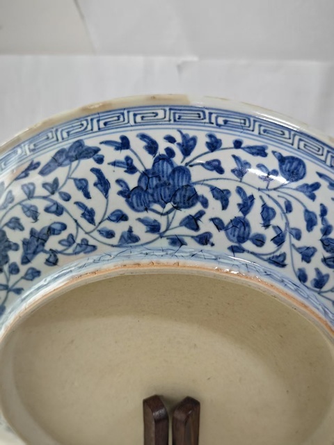 古玩陶瓷清雍正青花一把蓮紋盤拍賣，當(dāng)前價(jià)格12345元