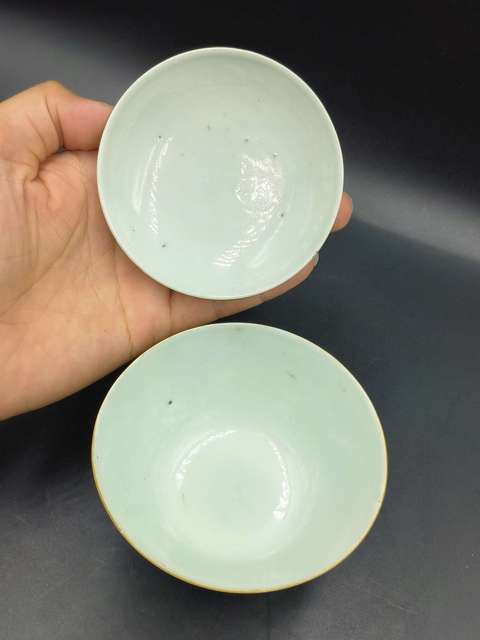 古玩陶瓷晚清時期蟲草紋粉彩蓋碗拍賣,當前價格1800元