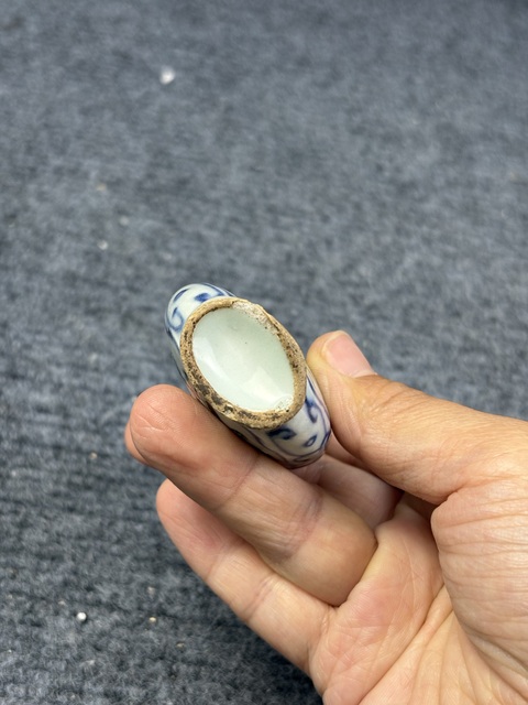 古玩陶瓷青花粉彩鼻煙壺拍賣,當前價格0元
