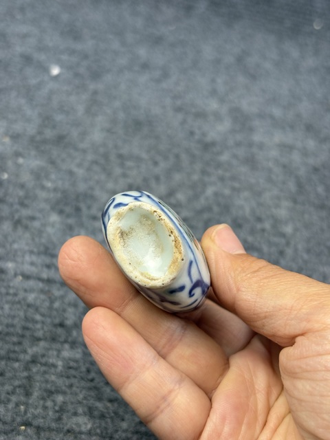 古玩陶瓷清中期?青花粉彩花卉紋鼻煙壺拍賣,當前價格826元