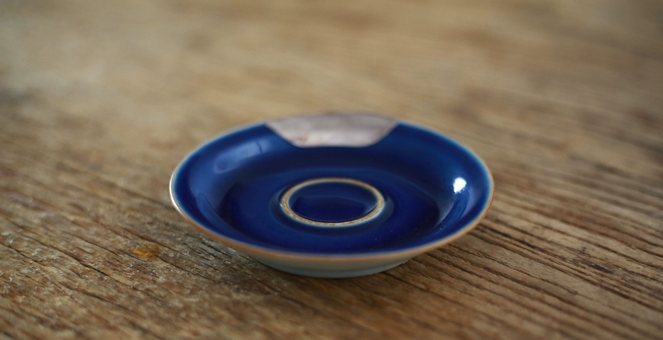 古玩陶瓷霽藍(lán)釉茶托真品鑒賞圖