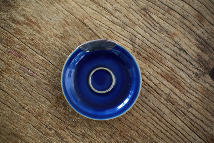 古玩陶瓷霽藍(lán)釉茶托真品鑒賞圖