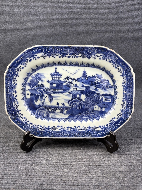古玩陶瓷青花山水風(fēng)景紋盤(pán)拍賣(mài)，當(dāng)前價(jià)格744元