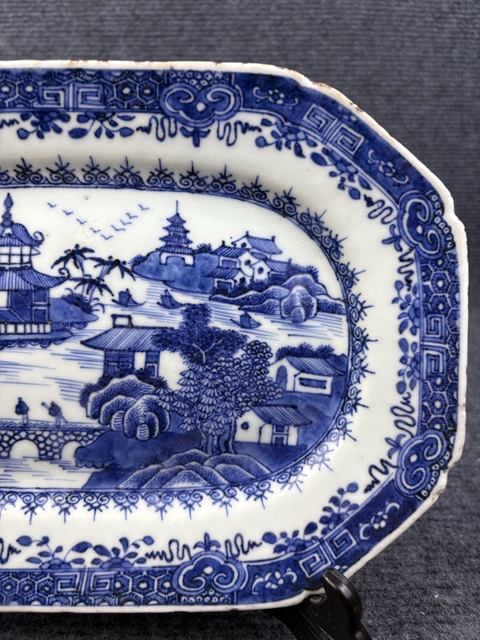 古玩陶瓷青花山水風(fēng)景紋盤(pán)拍賣(mài)，當(dāng)前價(jià)格744元