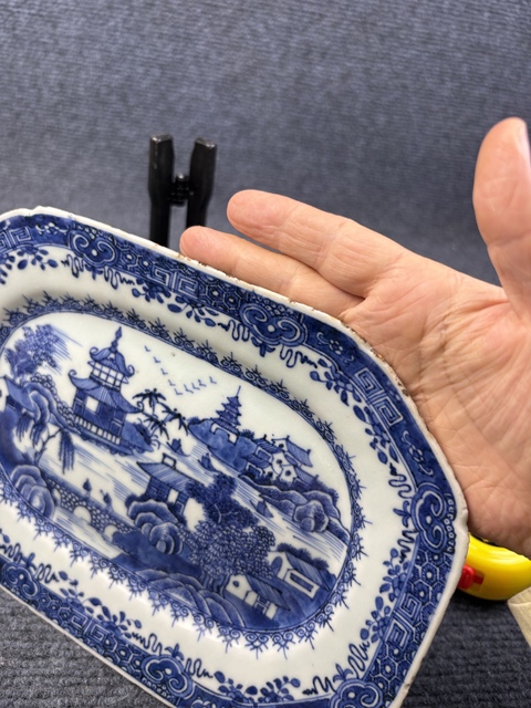 古玩陶瓷青花山水風(fēng)景紋盤(pán)拍賣(mài)，當(dāng)前價(jià)格744元