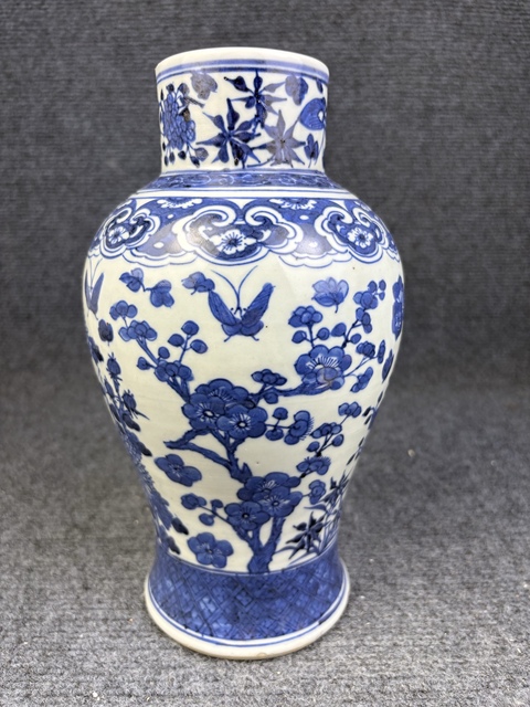 古玩陶瓷青花花鳥紋瓶真品鑒賞圖