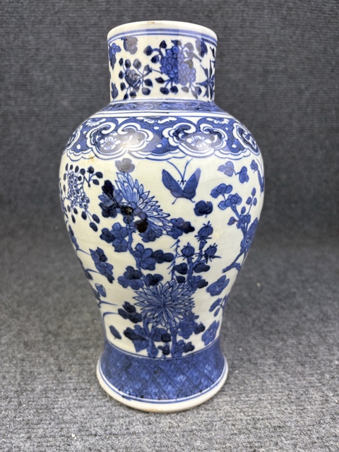古玩陶瓷青花花鳥紋瓶真品鑒賞圖