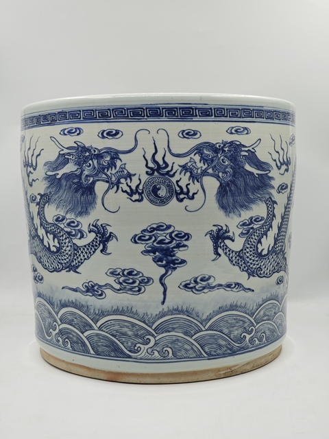 古玩陶瓷青花雙龍戲珠紋香爐拍賣,當前價格20000元